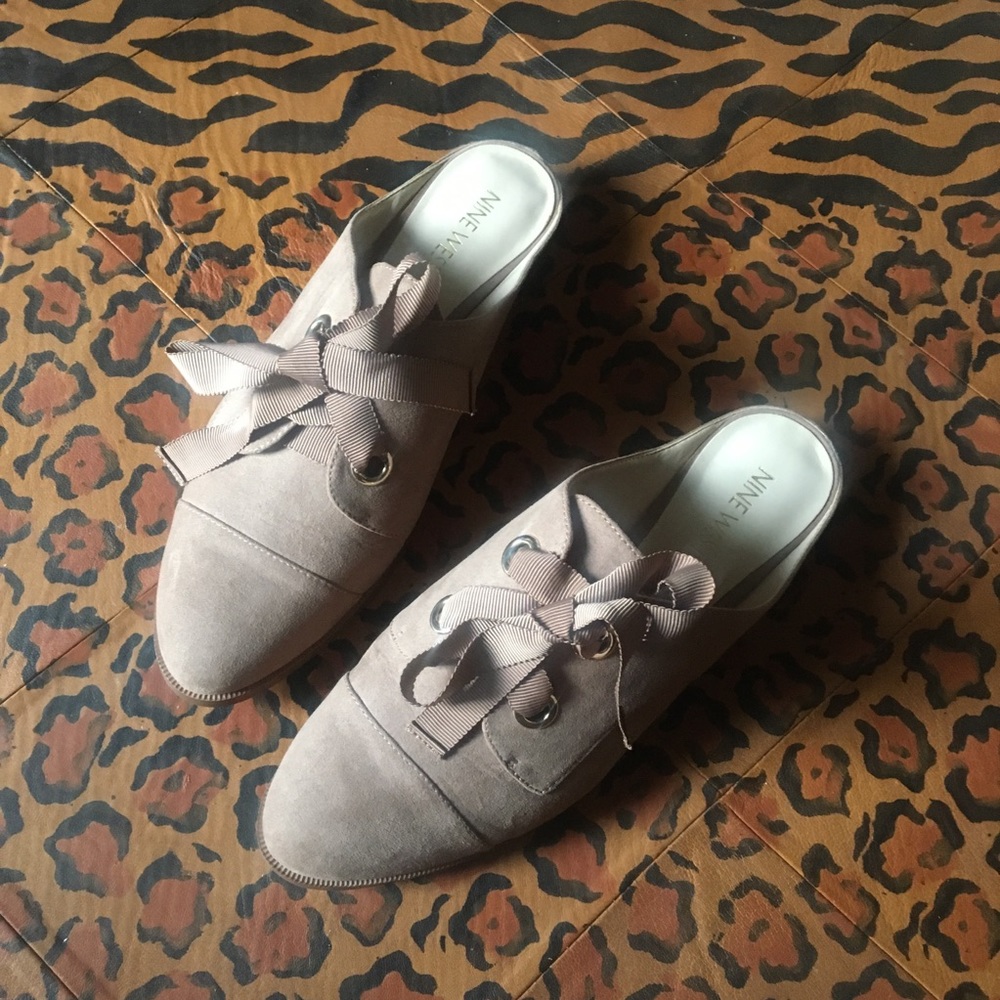 NWOT Nine West Beige Mules Size 6.5